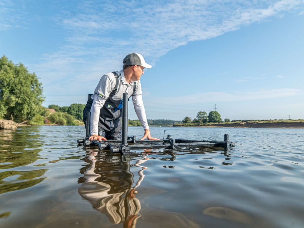 Preston Innovations F1 – Piattaforma Da Pesca Con Pala E Bombola Pronta All'Uso